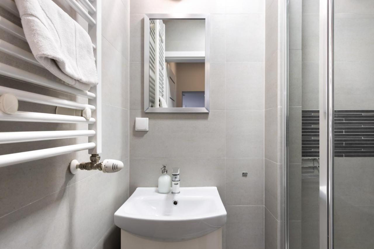 Luxury Apartments Old Town Topolowa Krakow Luaran gambar