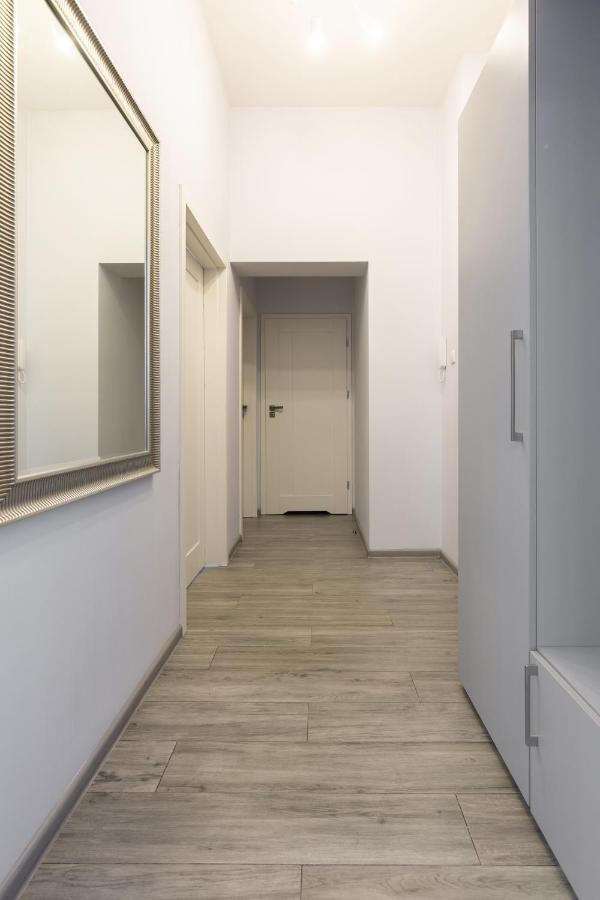 Luxury Apartments Old Town Topolowa Krakow Luaran gambar