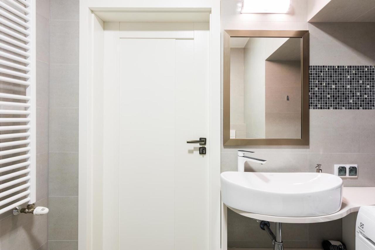 Luxury Apartments Old Town Topolowa Krakow Luaran gambar